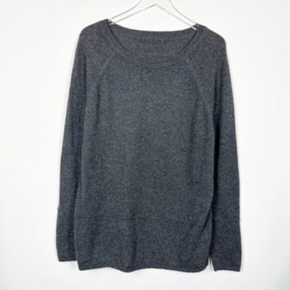 VINCE Luxe Cashmere Sweatshirt on Facebook Share Luxe Cashmere - Picture 1 of 5